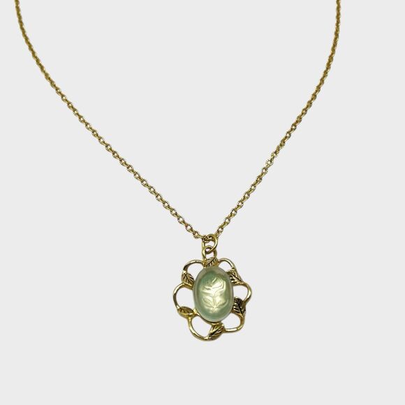 Vintage Sarah Coventry Oval Frosted Green Flower Pendant Necklace Gold Tone 18" - Picture 1 of 10